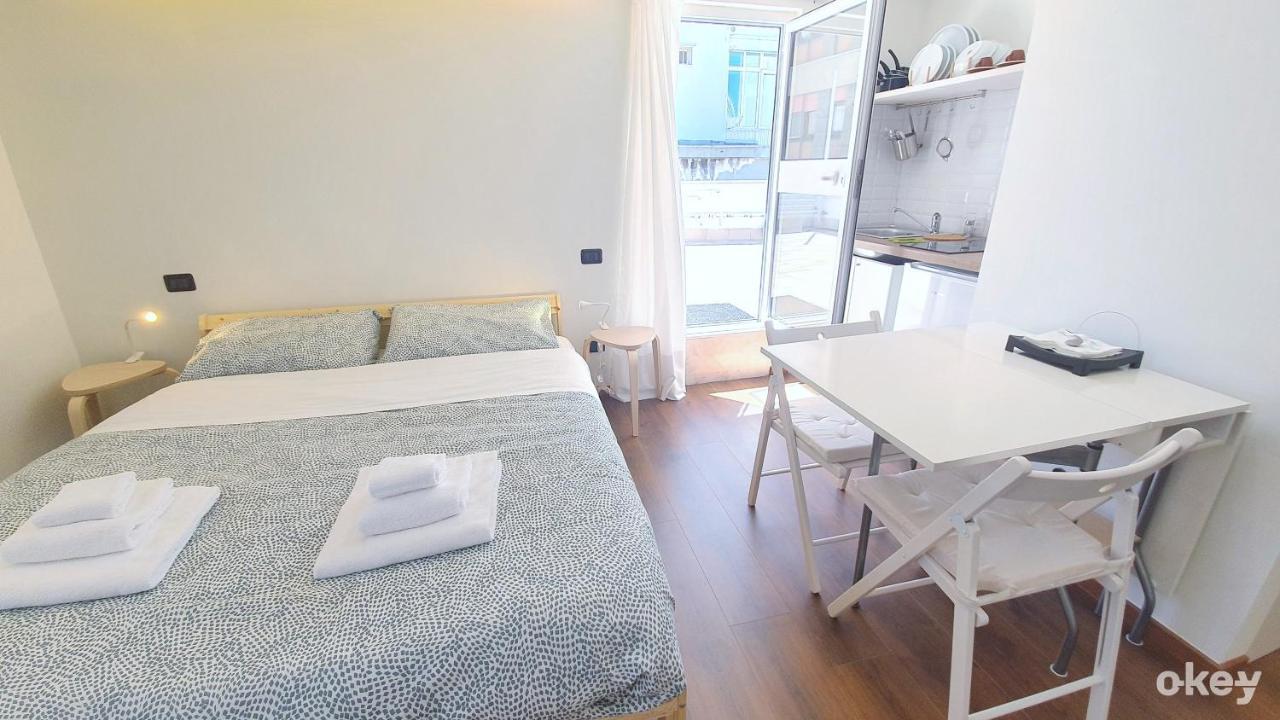 Ferienwohnung La Terrazza Tra I Tetti Studio - Bari Centro Exterior foto