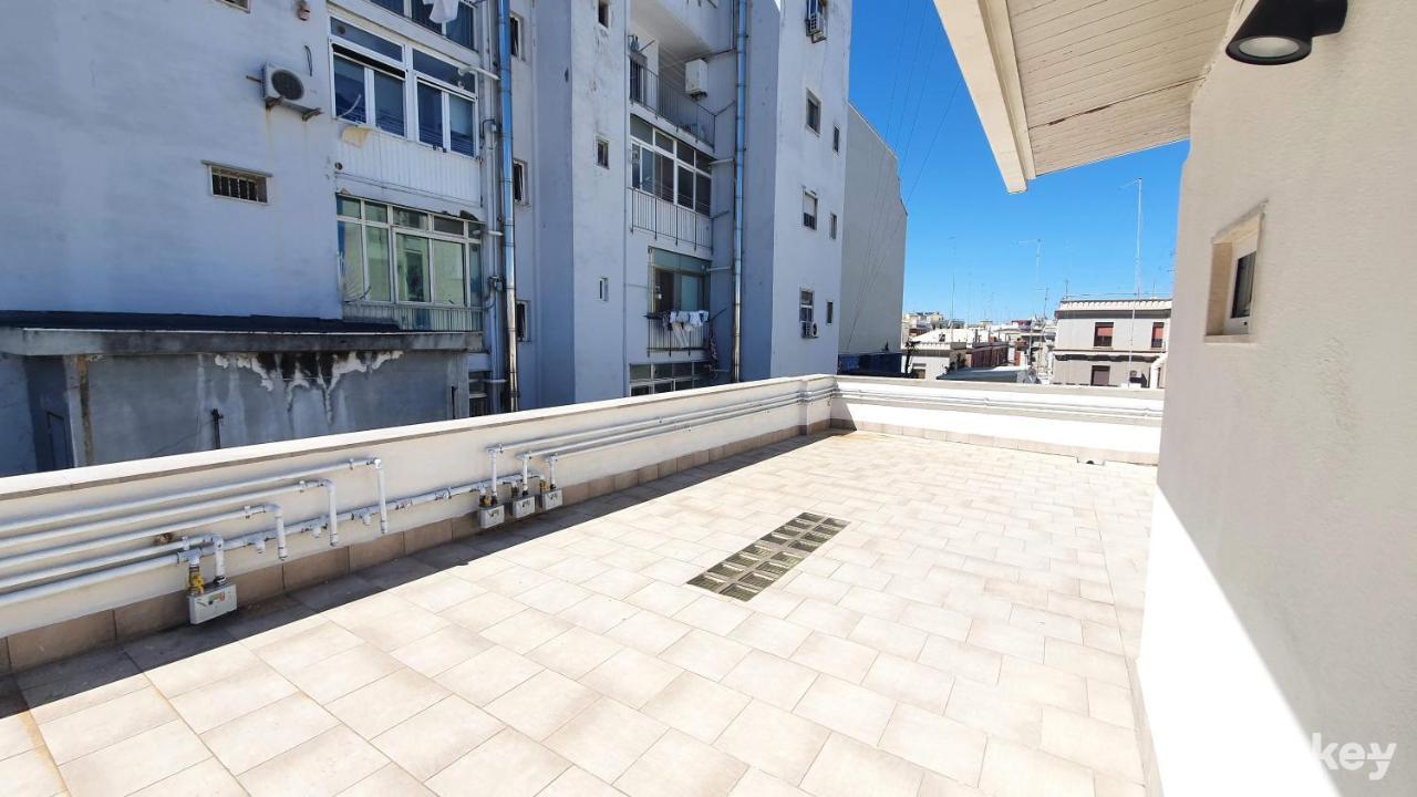 Ferienwohnung La Terrazza Tra I Tetti Studio - Bari Centro Exterior foto